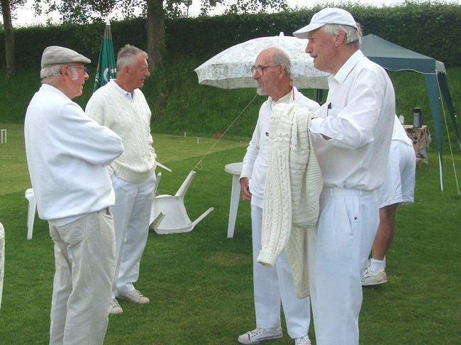 Northhampton June 09 016.jpg - Big discussion at the end of the match !
